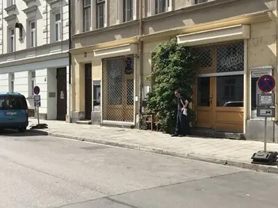 Umzugsabsperrung in München Maxvorstadt